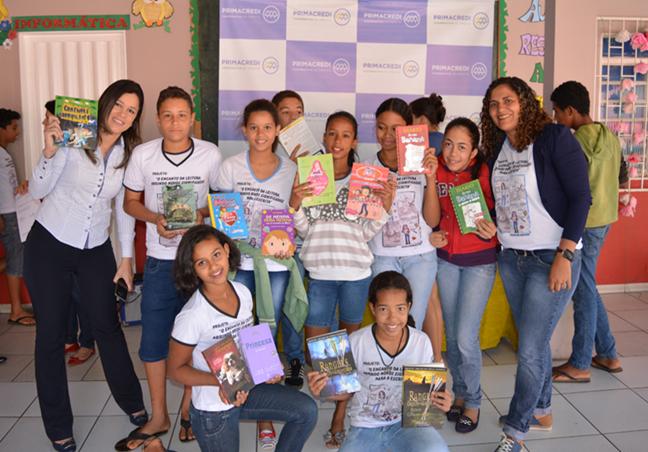 Projeto de leitura e Primacredi promovem entrega de livros a alunos 