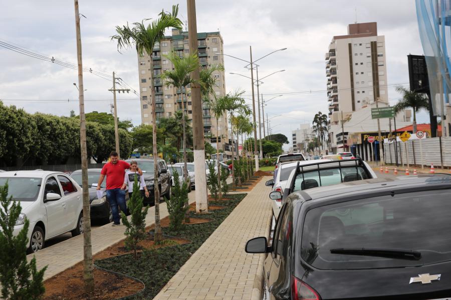Prefeitura revitaliza Avenida Cuiab