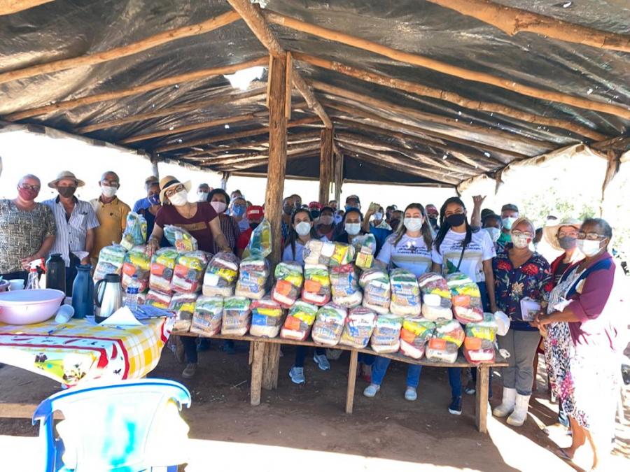 Prefeitura de Primavera entrega 200 cestas bsicas no assentamento Nova Aliana