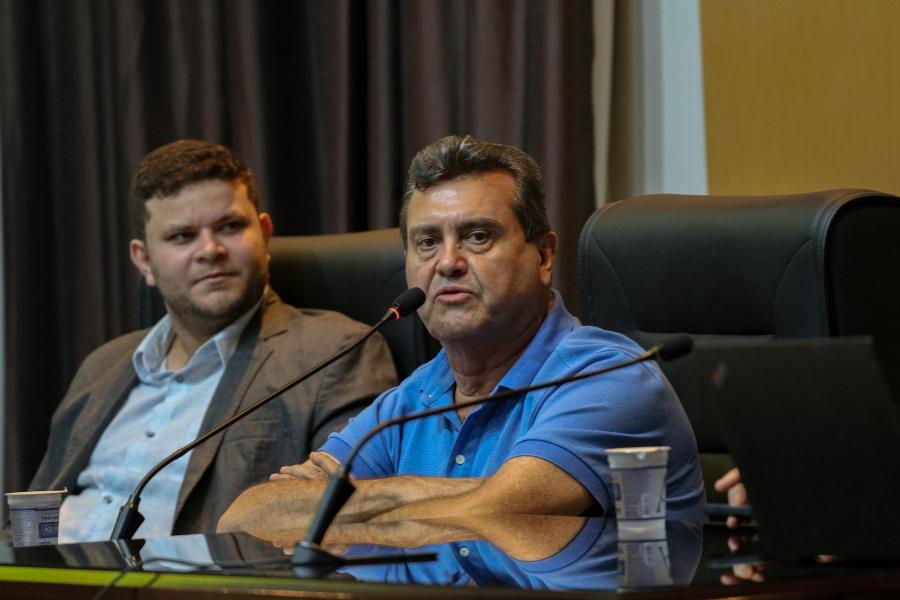 Imagem de Capa: Prefeito participa de audincia pblica da Ager que discutiu qualidade de servios pblicos e delegados