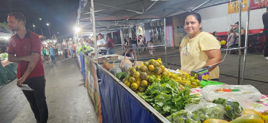 Imagem de Capa: Feira da Lua gera conexes e movimenta economia, gerando renda para famlias primaverenses