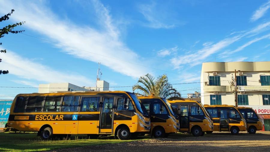 Prefeitura adquire cinco novos ônibus com verba do IPTU