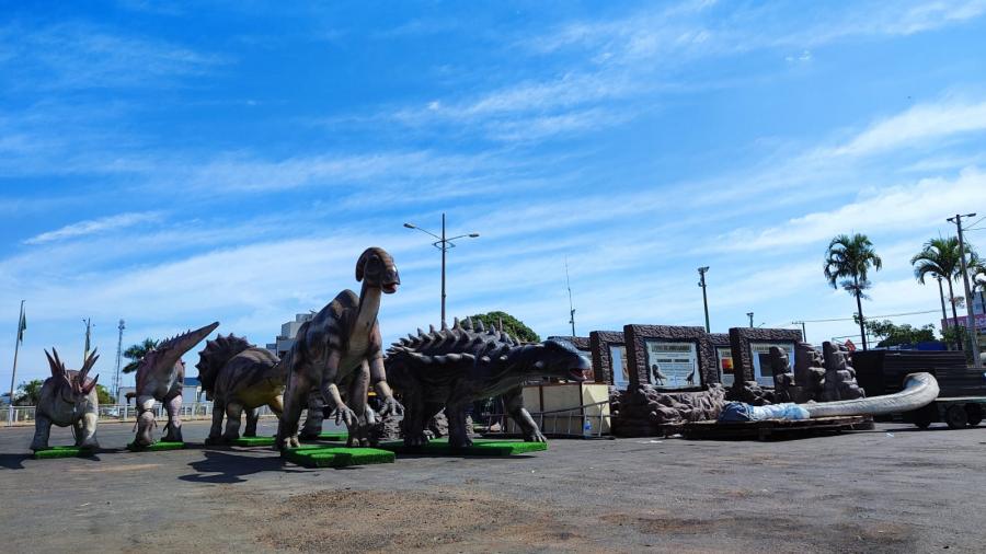 Exposio Vale dos Dinossauros traz a Primavera do Leste rplicas animadas de at 10m