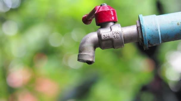 Prefeitura de Primavera do Leste notifica a empresa Águas de Primavera por desabastecimento de água e má qualidade do serviço prestado